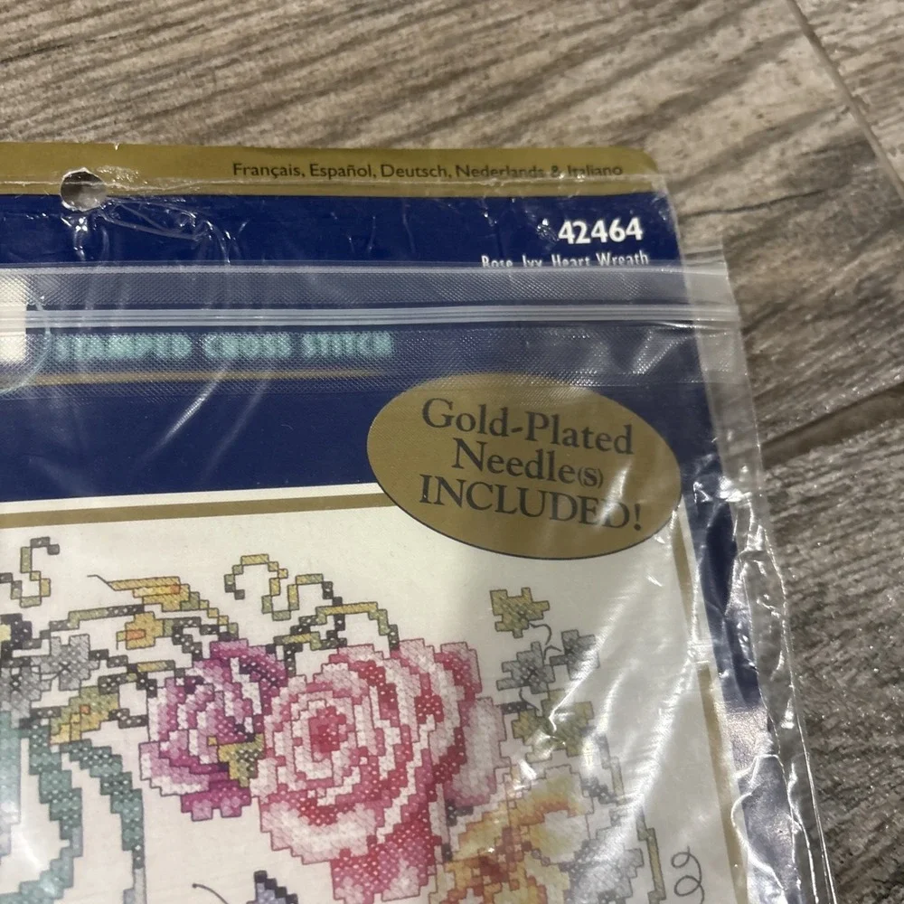 1999 Bucilla Stamped Cross Stitch Kit #42464 ROSE IVY HEART WREATH 15x15